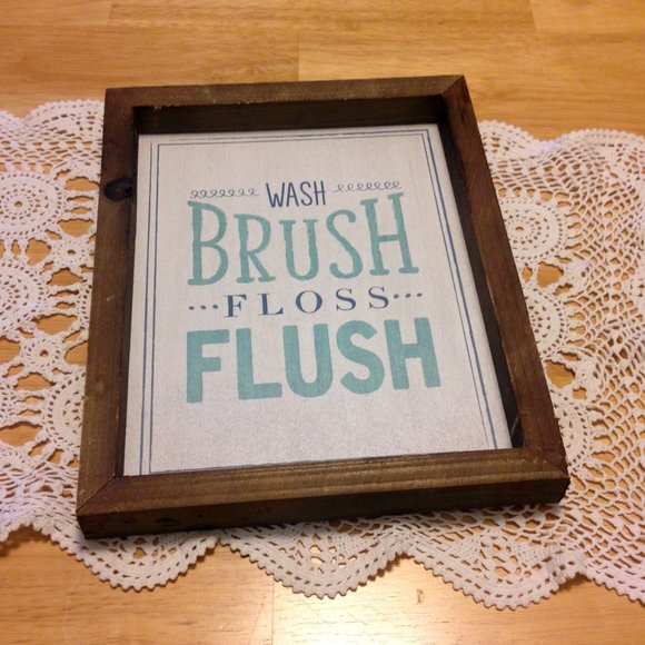 Distressed look bathroom wall art - Picture 1 of 8